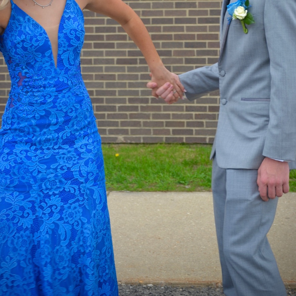 Prom - Picture 3 of 4